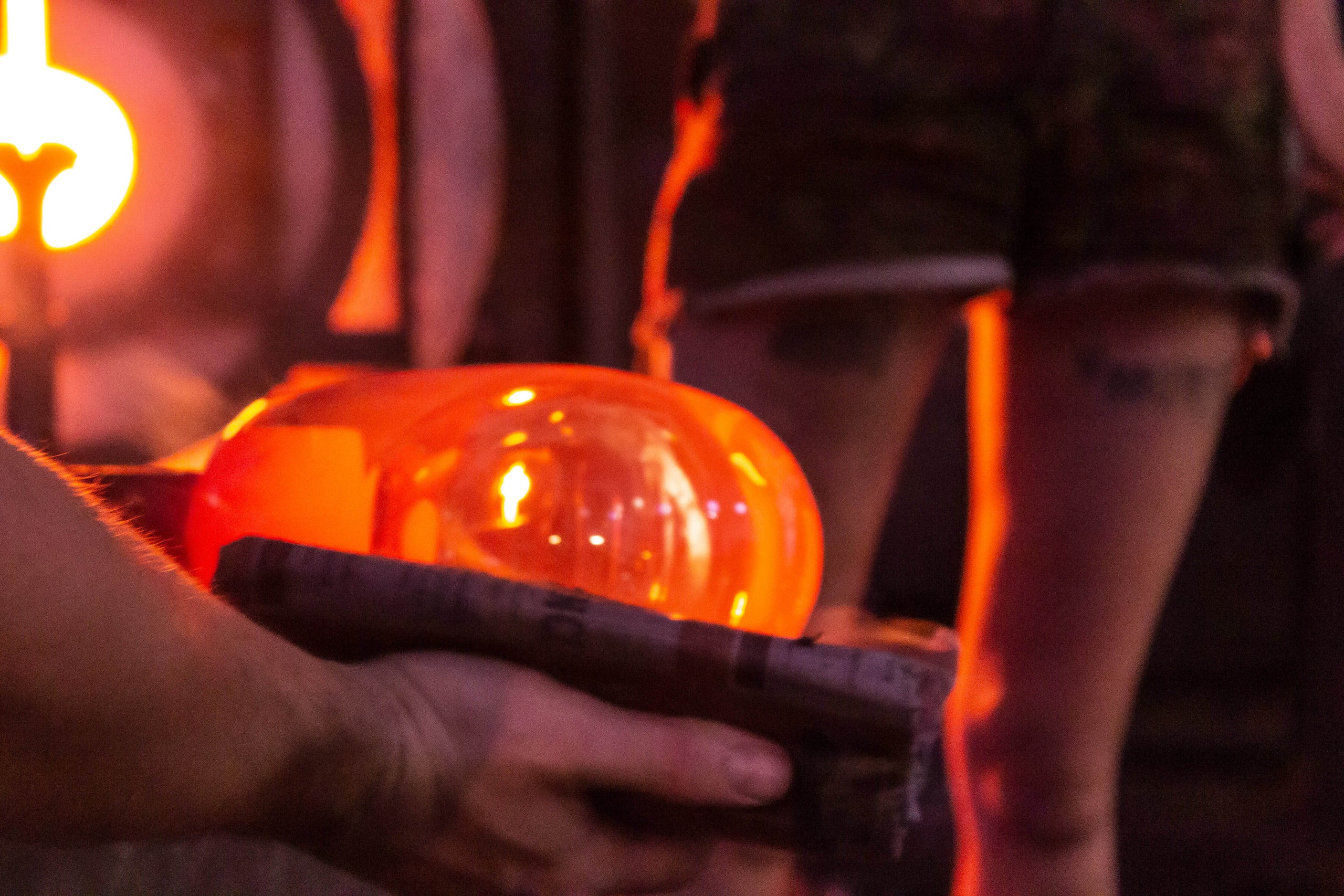 6Session Intermediate Glassblowing, Mondays and Wednesdays from 69PM